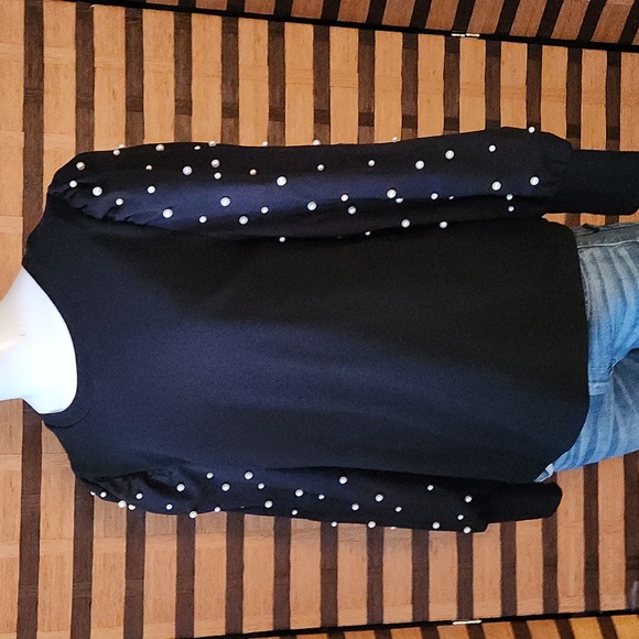 Boston Proper pearl sleeves top - Picture 2 of 11